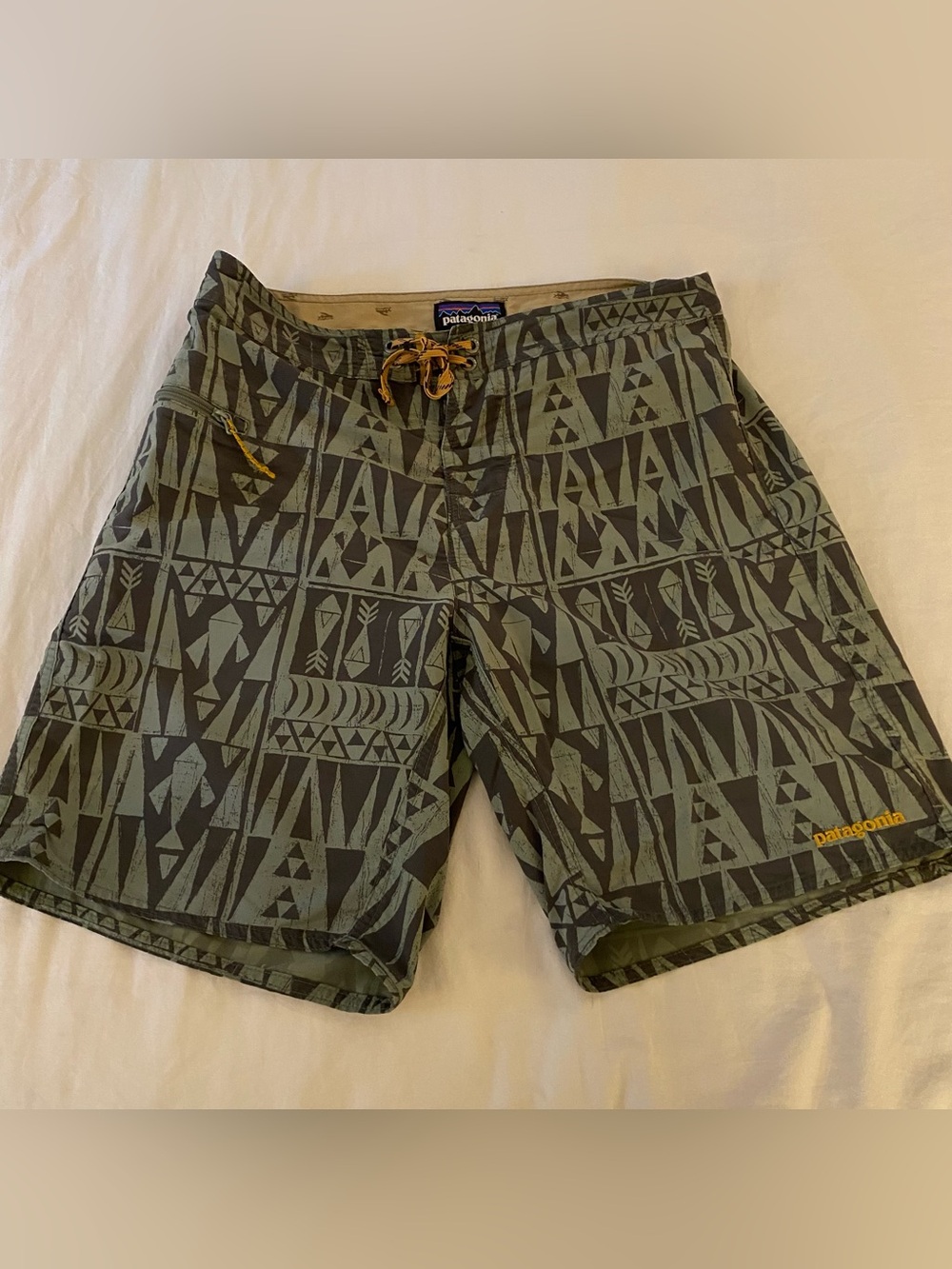 Patagonia Board Shorts Mens 30 Brown Hawaiian Floral Surf Swim Trunks Outdoor